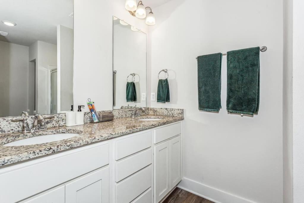 Luxury Townhome Near Downtown And Pensacola Beach Buitenkant foto